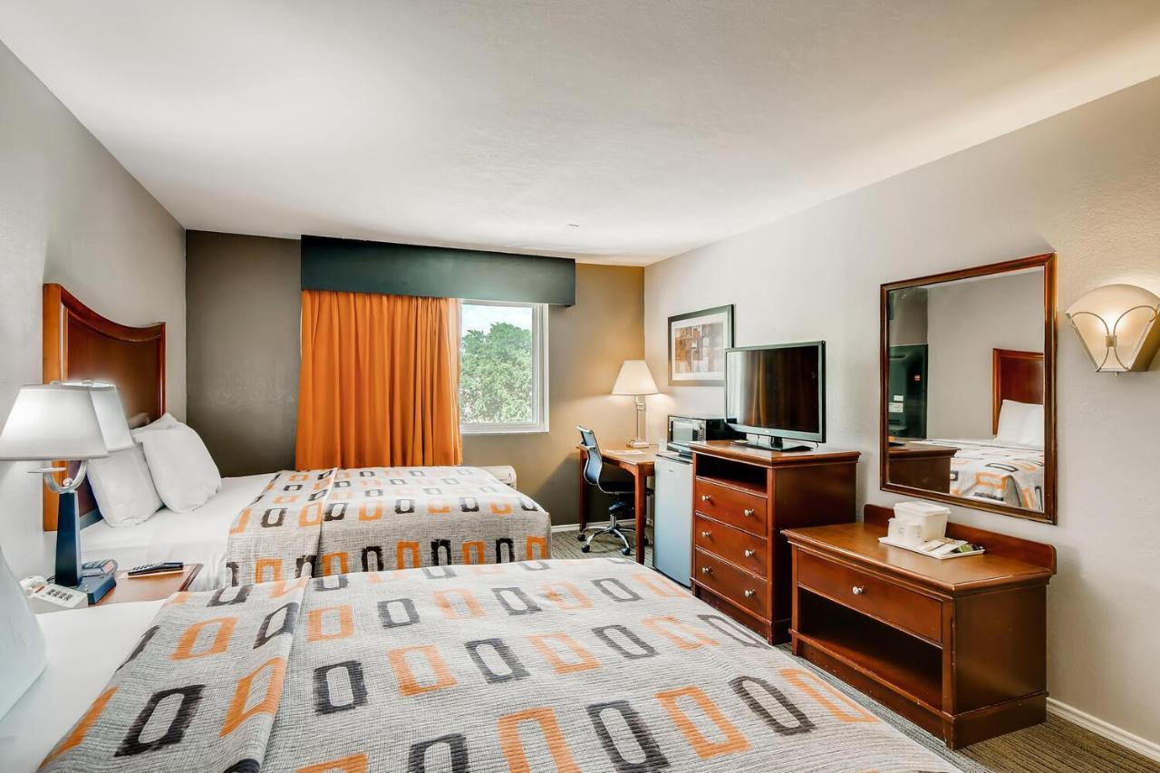 Orangewood Inn And Suites Midtown Austin Bagian luar foto