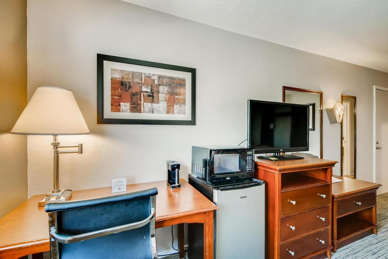 Orangewood Inn And Suites Midtown Austin Bagian luar foto