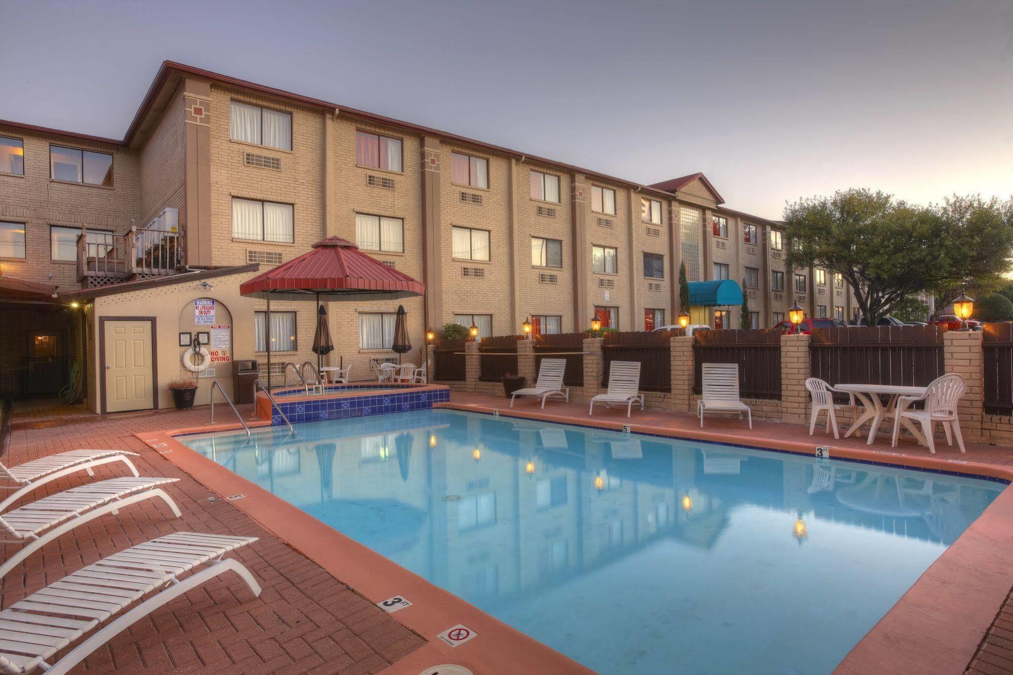 Orangewood Inn And Suites Midtown Austin Bagian luar foto