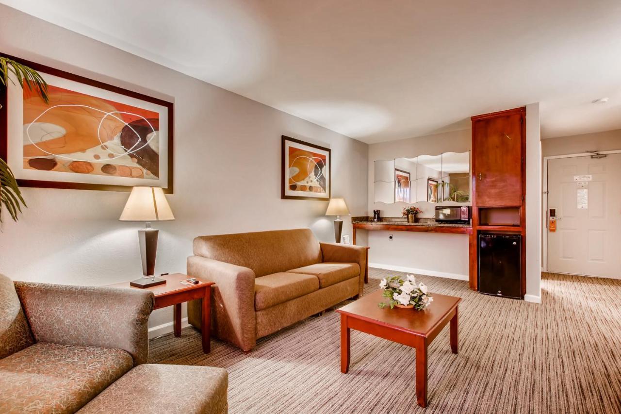 Orangewood Inn And Suites Midtown Austin Bagian luar foto